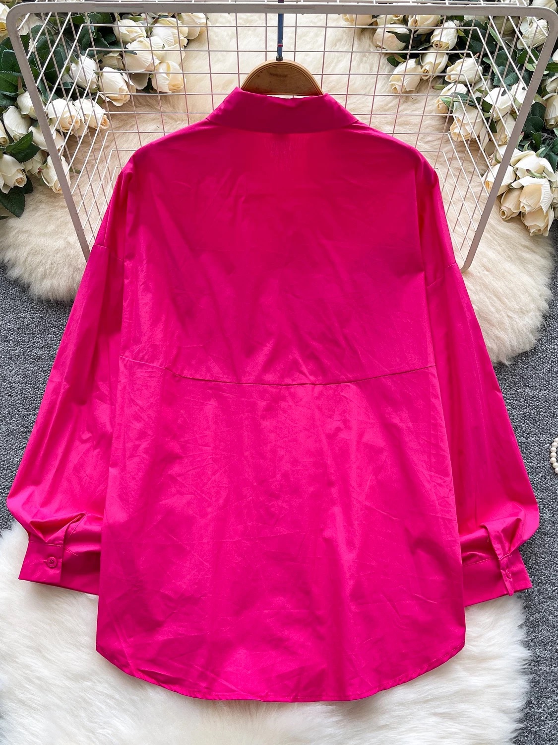 Heart holder embroidery shirt SH177 images